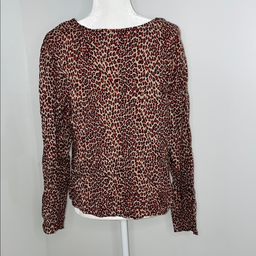 Leopard Print Button-Up Blouse - Picture 4 of 4